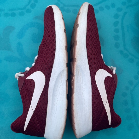 Nike Women’s Tanjun Running Sneakers size 7.5 - Picture 8 of 9